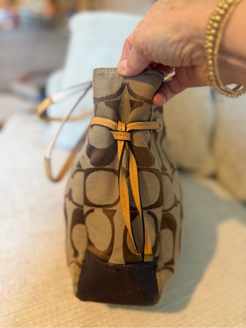 Coach Kelsey Sig Canvas Tote & Hamptons Sig Wallet 11x15 - Picture 7 of 16